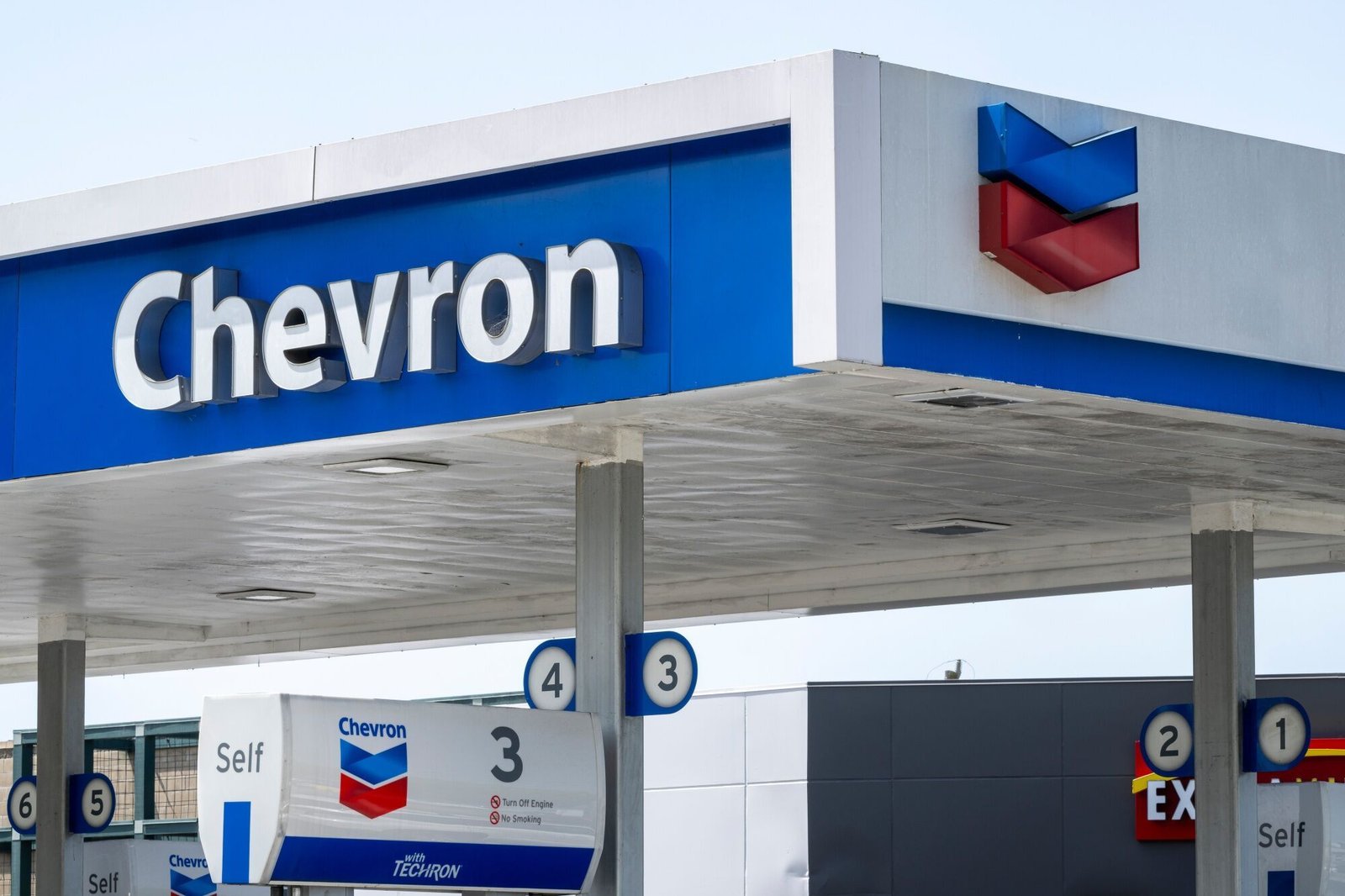 BC-chevron-gana-arbitraje-contra-exxon-y-cierra-la-compra-de-hess-por-us53000-millones-C1