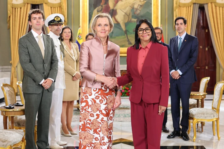 delcy-.cartas-credenciales.jpg